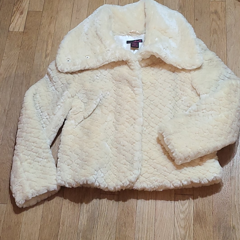 NWOT Non-Fur Animal Free Jacket - Picture 5 of 11